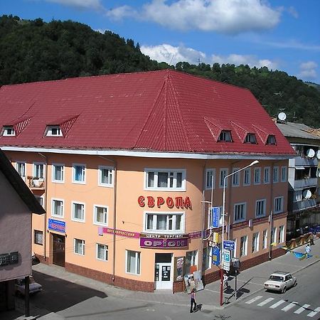 Hotel Europa à Rakhiv Extérieur photo