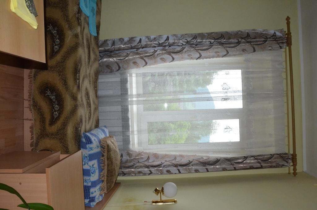 Hotel Europa à Rakhiv Extérieur photo