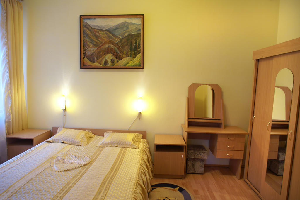 Hotel Europa à Rakhiv Chambre photo